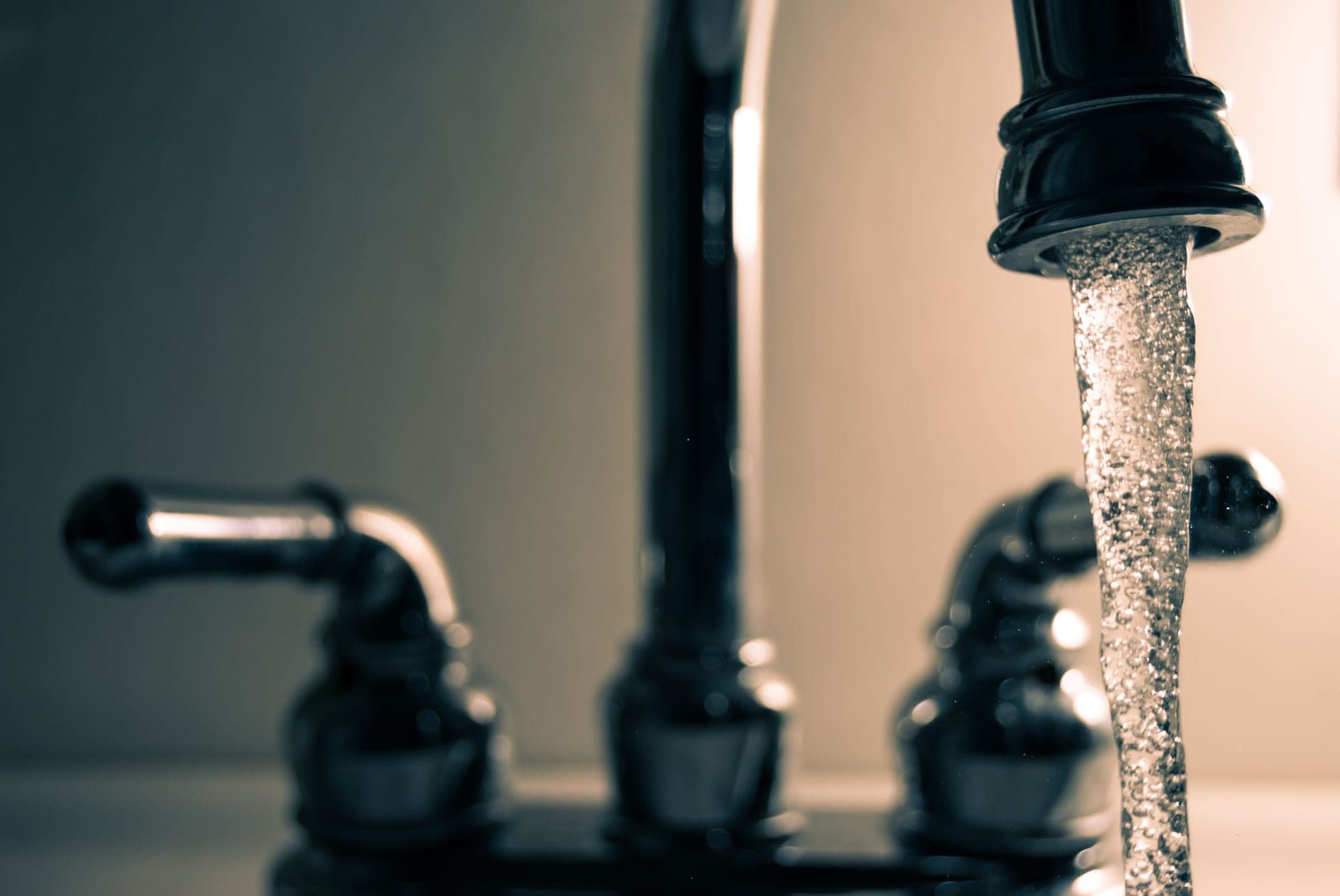 Kitchen faucet spout in close-up